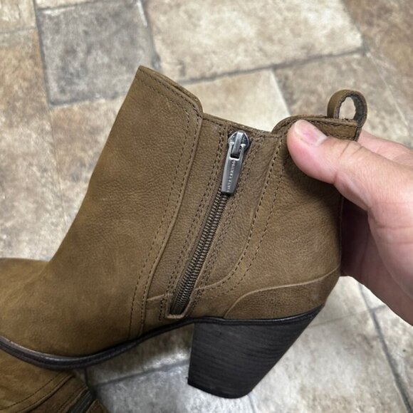 Vince  Camuto Hayes Leather bootie sz 8.5 - Picture 4 of 8